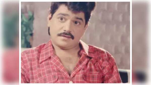 Laxmikant Berde Birth Anniversary: 'Zapatlela' to 'Ashi Hi Banwa Banwi'; FIVE must-watch comedy movies of the evergreen star