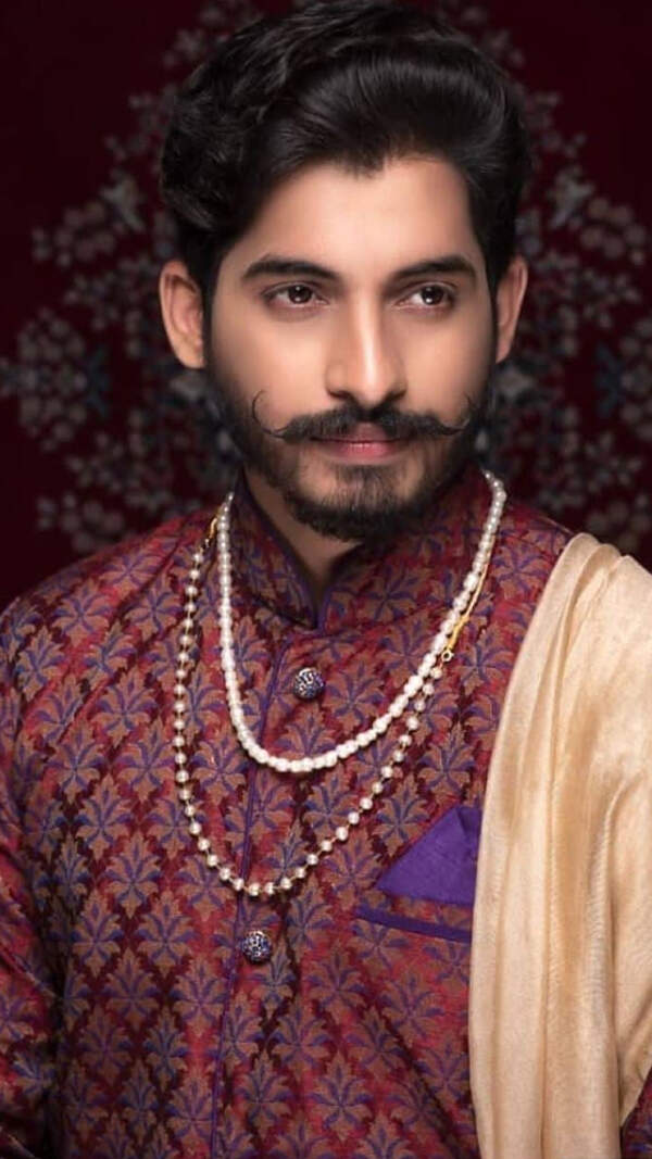 Nikhil Chavan Photos