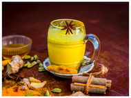 Experts believe that this Turmeric drink can help in managing diabetes and thyroid naturally