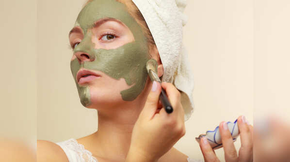 Detoxifying at-home facial