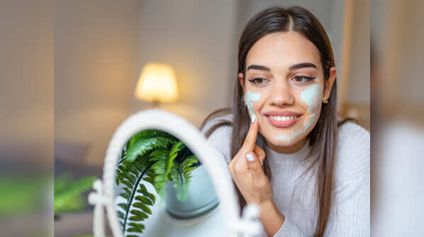 Anti-ageing at-home facial