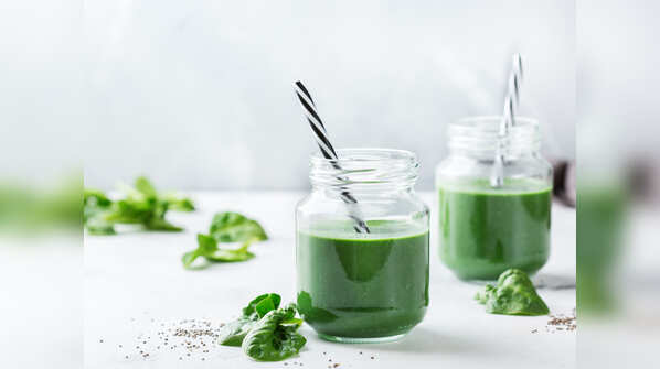 Papaya leaf juice