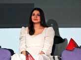 Anushka Sharma's pregnancy glow in stylish dresses steals the show in IPL 2020