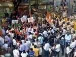 BJP workers protest outside Borivali station