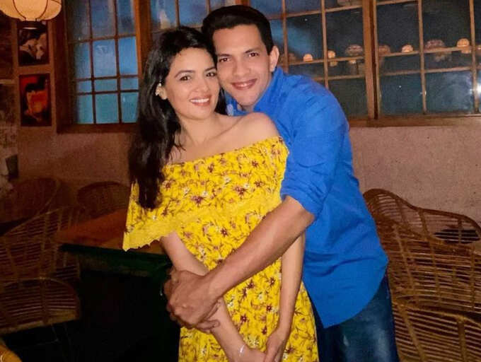 Proposing to girlfriend Shweta Agarwal in Bollywood style to locking  Kashmir for honeymoon; Aditya Narayan reveals details about his wedding |  The Times of India