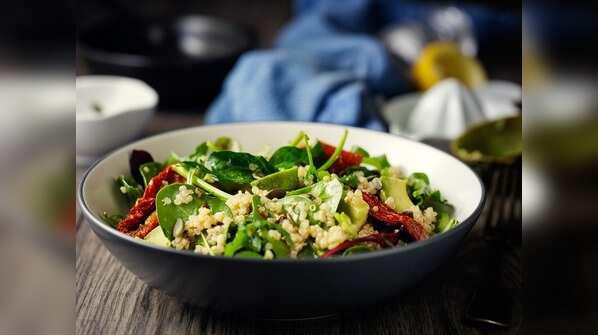 Fibrous raw salad