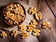 Include walnuts in your daily diet for a healthy heart