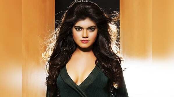 'Kashi Vishwanath' to 'Virus': Nisha Dubey's best Bhojpuri movies you shouldn't miss