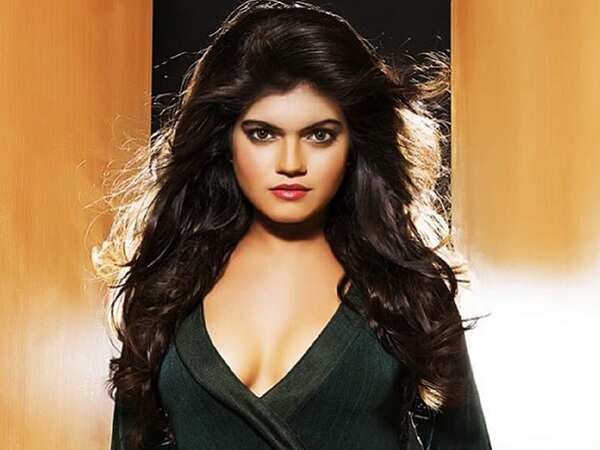 Nisha Dubey Pictures