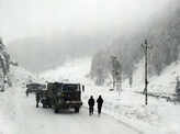 Kashmir Valley receives fresh snowfall