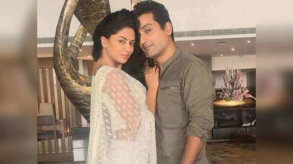Kavita Kaushik's hubby Ronnit lashes out at Aly Goni