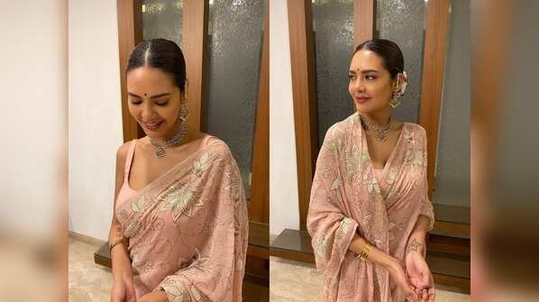 Desi girl in saree