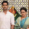 Article image for: <i class="tbold">sukh mhanje</i> Nakki Kay Asta fame Jaideep and Gauri