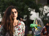 Clap: On the Sets