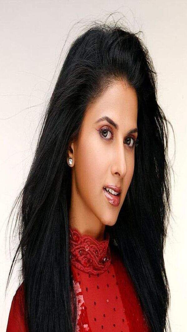 Daisy Bopanna Wallpapers