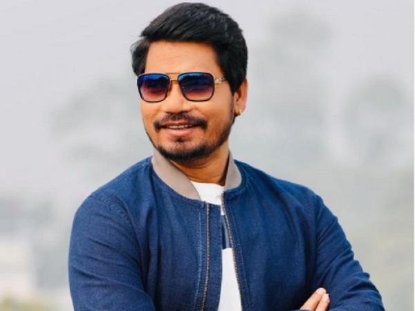 Pravesh Lal Yadav Stills