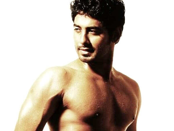 Aari Images