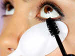 Use a spoon as a mascara shield