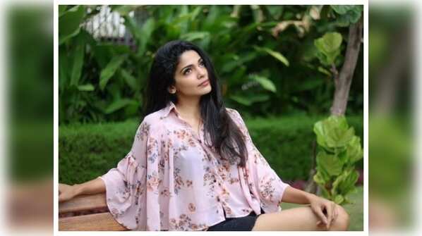 Pooja Sawant is 'blooming' in this floral outfit; see pic