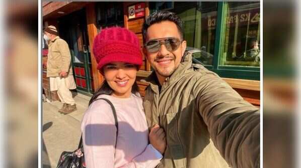 Aditya Narayan and Shweta Agarwal