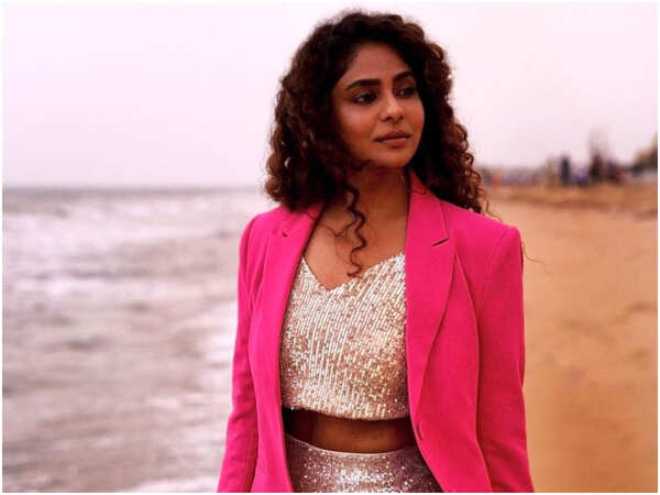 Poornima Indrajith Stills