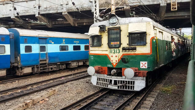 Train service resume on Bengal&rsquo;s Haldibari and Bangladesh&rsquo;s Chilahati route after 55 years