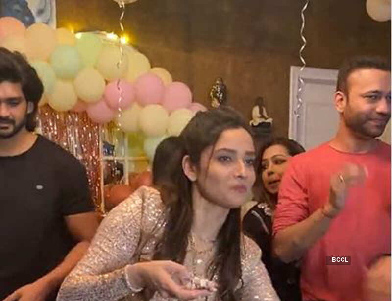 Inside pictures of Ankita Lokhande's high-octane birthday party