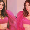 Article image for: <i class="tbold">mouni</i> Roy looks mesmerising in this beautiful pink outfit!