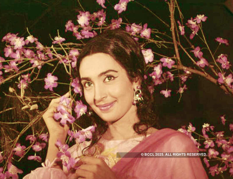#GoldenFrames: Pictorial Biography of Nutan, Bollywood&rsquo;s Queen of emotions!