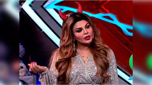 Rakhi should continue playing how she was doing in the first three day