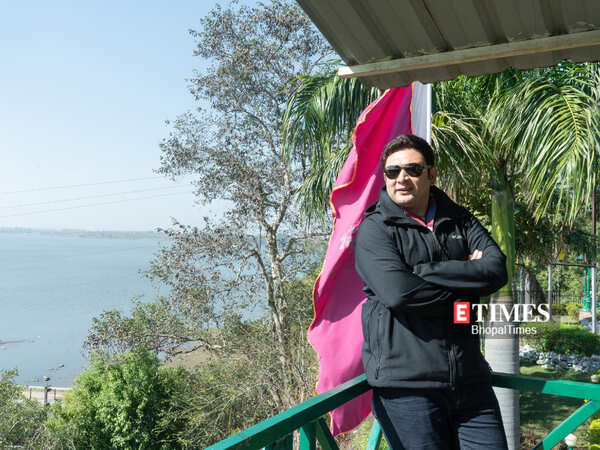 Rajesh Kumar Pictures