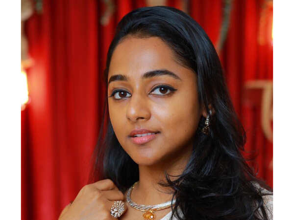 Santhy Balachandran Stills
