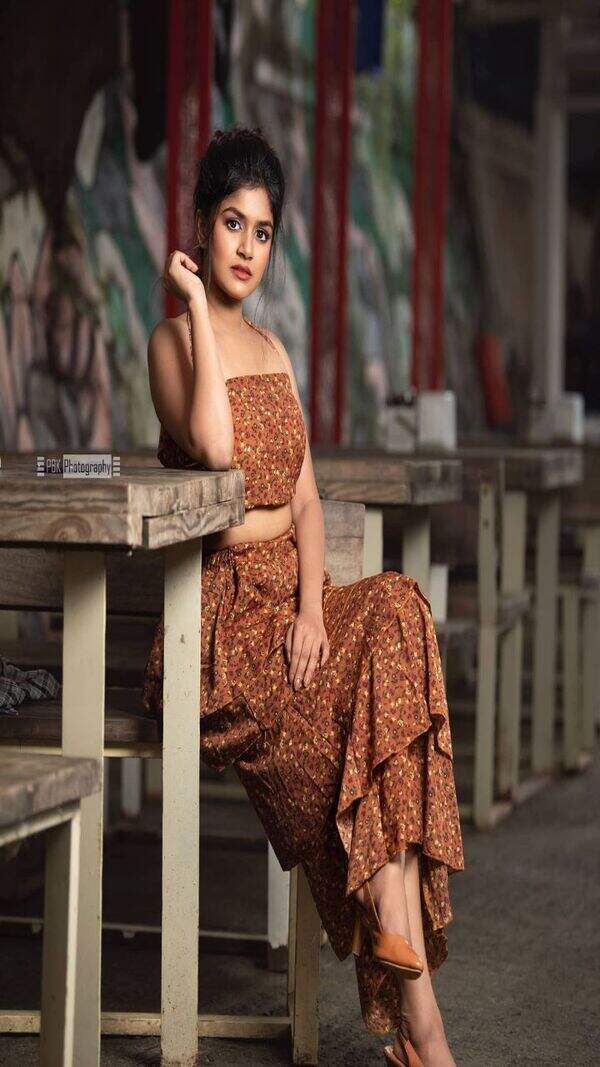 Sanjana Anand Pictures