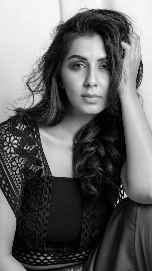 Nikki Galrani Pictures