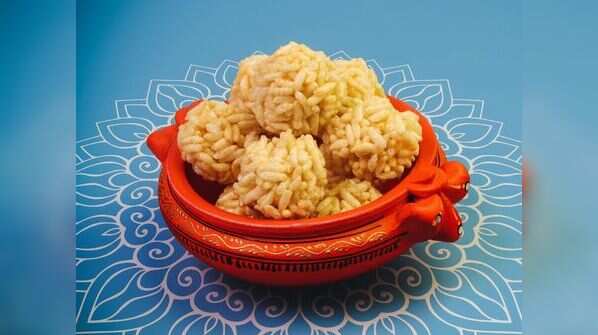 Puffed Rice and Jaggery Laddoo