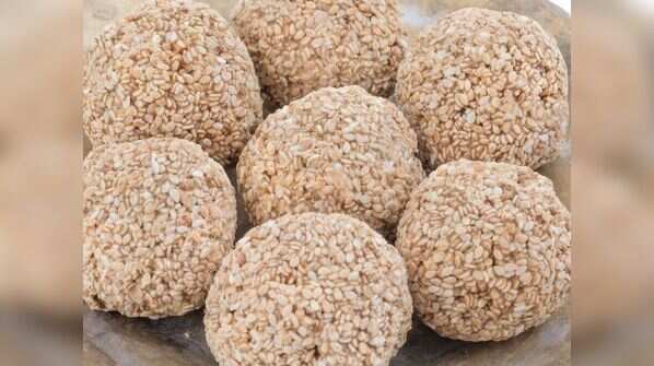 White Sesame and Jaggery Laddoo
