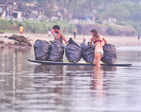 A beach cleanup drive in Ashvem