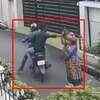 Article image for: Bike-borne goons snatch <i class="tbold">gold chain</i> from woman, video goes viral