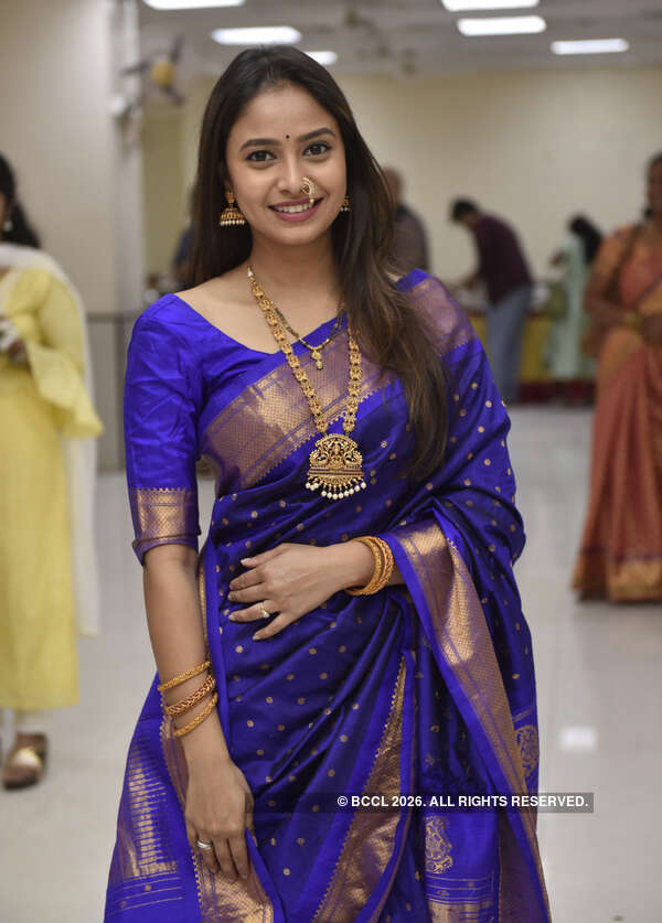 Sayali Deodhar Wallpapers