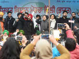 Swara Bhasker, Rabbi Shergill & others take part in concert to support farmers at Tikri border