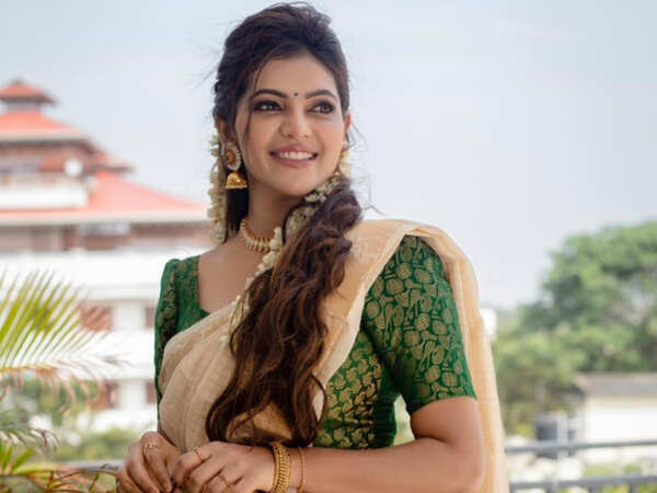 Athulya Ravi Stills
