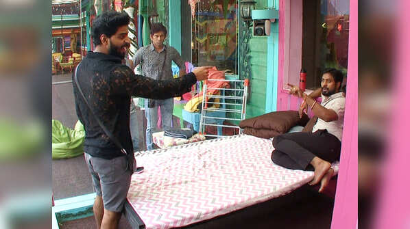 Balaji and Aari Arjuna's war of words