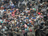 Guatemalan forces clash with US-bound migrant caravan