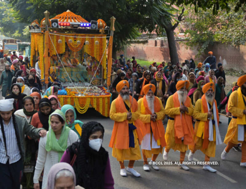 Prakash Utsav of Guru Gobind Singh begins with fervour