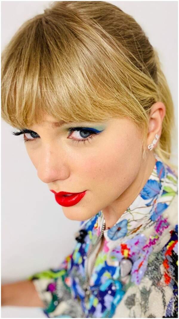 Taylor Swift Stills