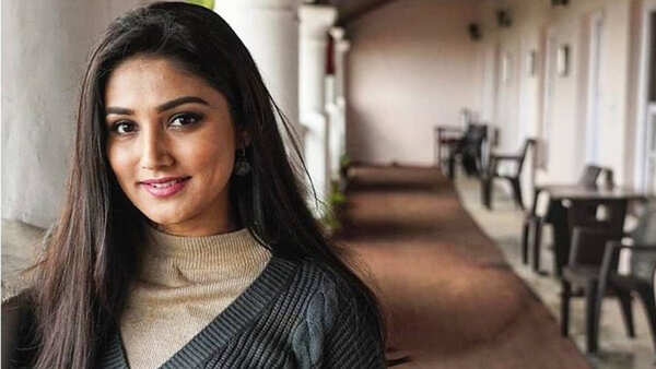 Donal Bisht Photos