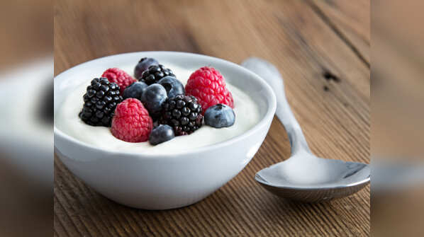 Yoghurt + berries