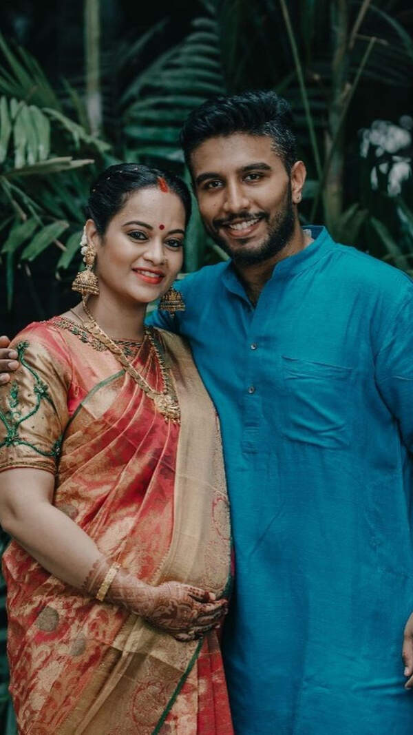 Suja Varunee Photos