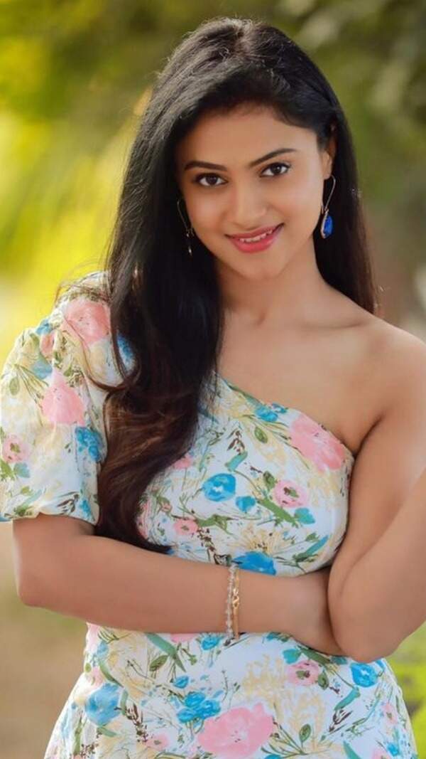Kavitha Gowda Pictures
