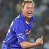 Article image for: RR vs KTK: <i class="tbold">Shane Warne</i>'s superb bowling